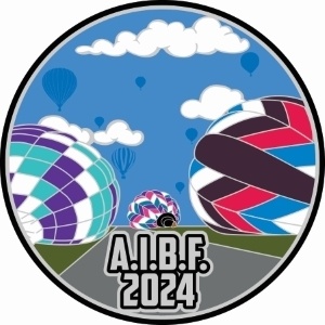 Balloon trading pins